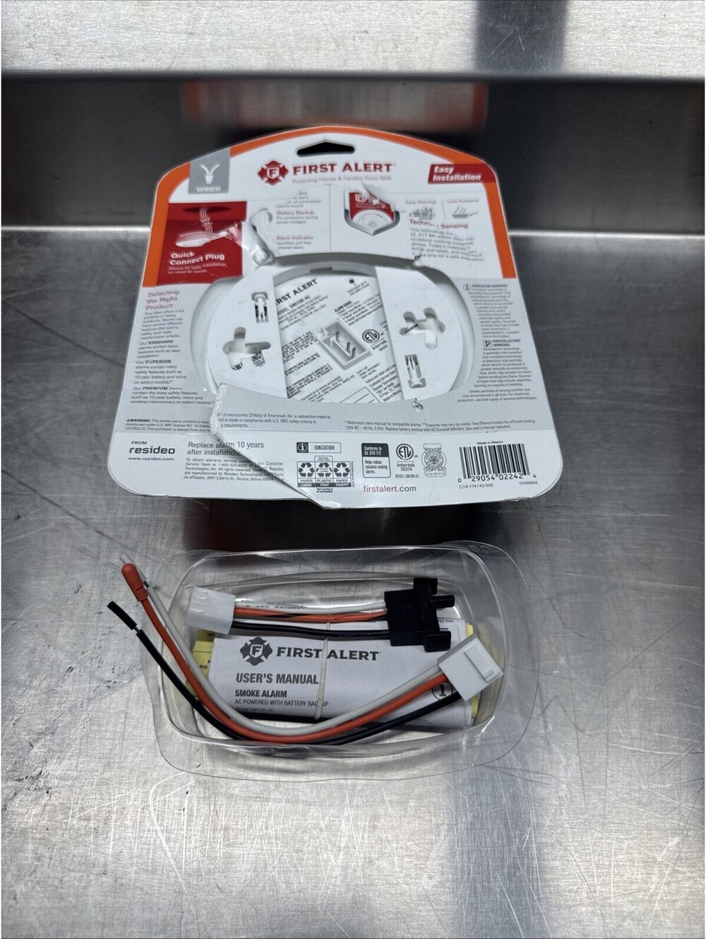 First Alert - Smoke Alarm - Wired - Quick Connect Plug
